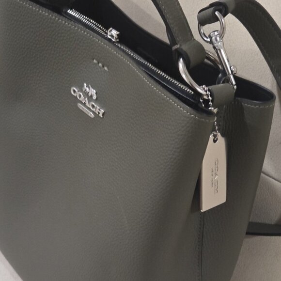 Nwt Coach large Town bucket bag in real leather olive green and silver - Picture 1 of 12
